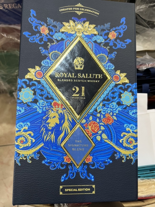 Chivas21 hộp quà Tết 2024